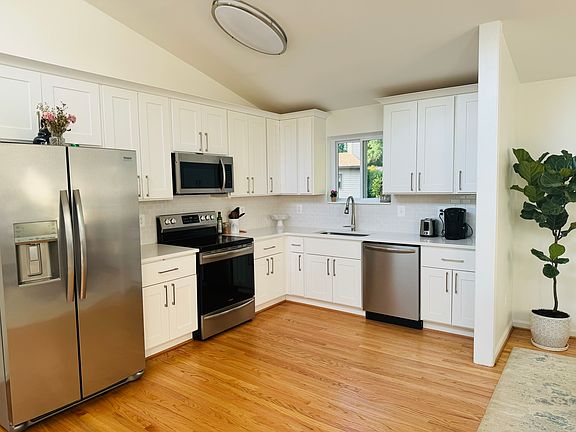 4th image of 735 Darlow Dr