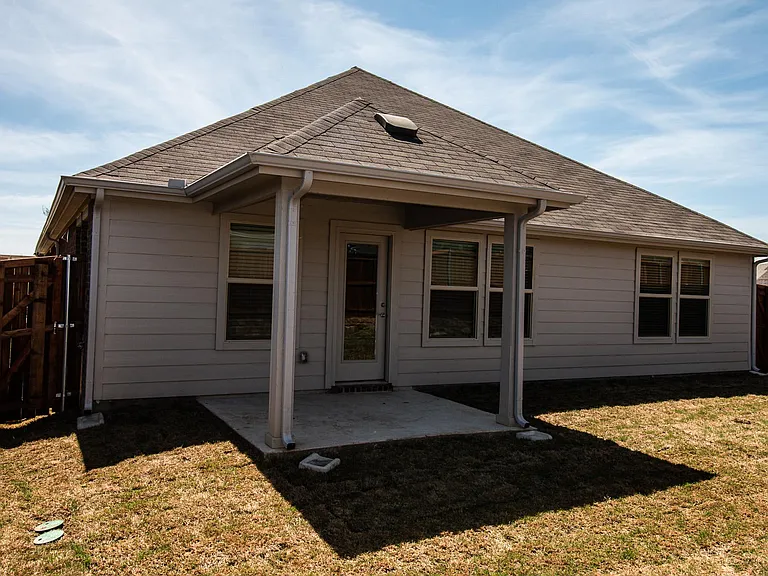3320 Kingsdown Dr — Photo 5