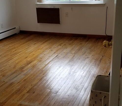 2nd image of 2332 E 13th St Floor 3
