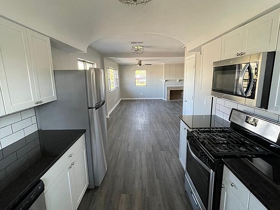 4th image of 17 E Selby Blvd #17