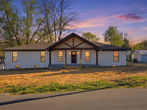 104 Division St, Normandy, TN 37360