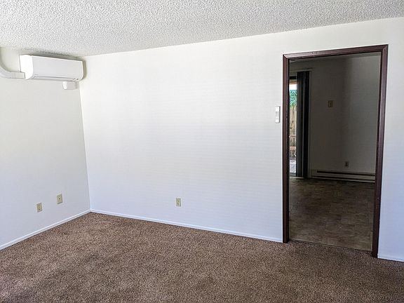 2nd image of 1338 Main St APT 2