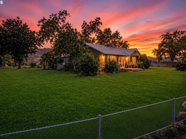 19369 E Highway 26, Mitchell, OR 97750