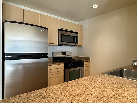 4th image of 1 Morningside Dr APT 410
