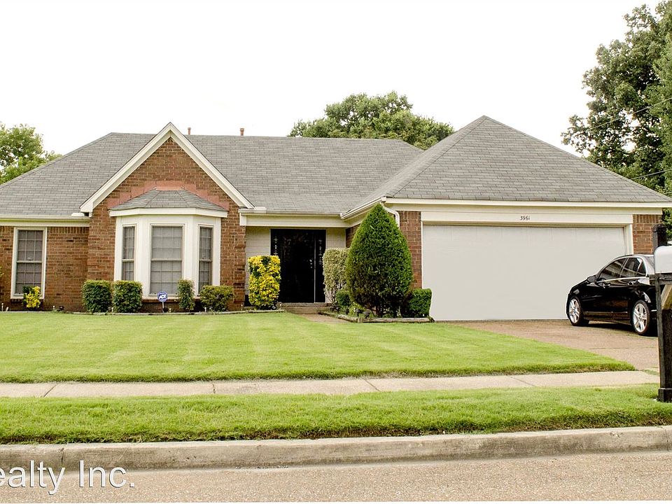 2nd image of 3961 Lucerne Dr