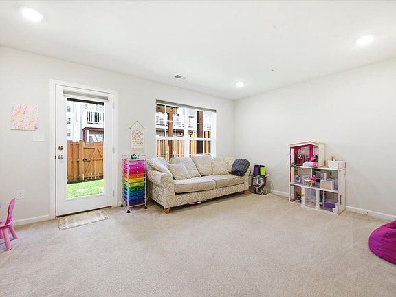 3rd image of 6217 Margarita Way