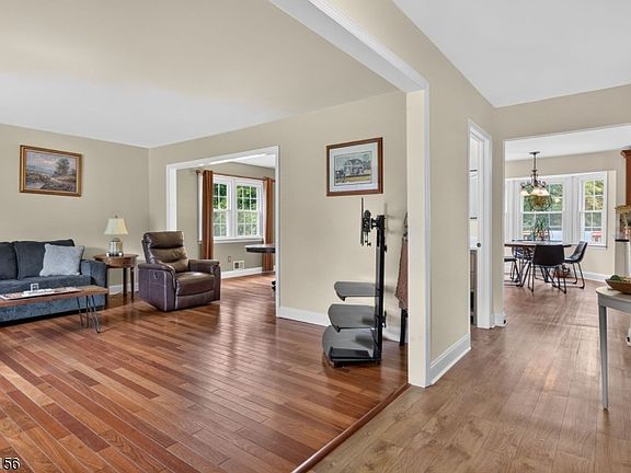 4th image of 238 Sutphin Ln