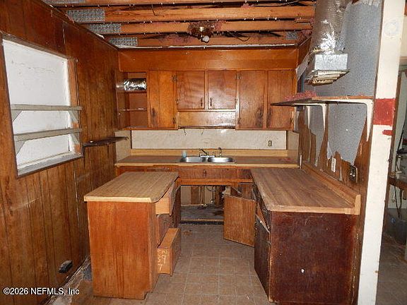 3rd image of 410 BRIGHTON Avenue
