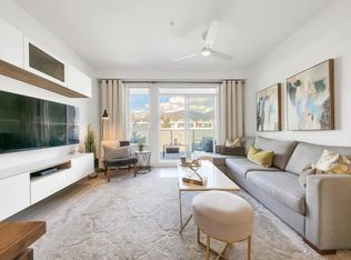 711 W 14th St, North Vancouver, BC V7M3E8