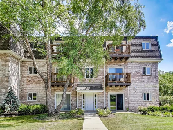131 E Winchester Rd APT A, Libertyville, IL 60048