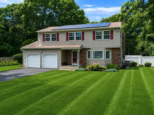 397 Lockwood Drive, Shirley, NY 11967