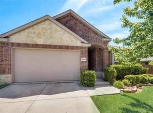 8708 Whirlwind Trl, Aubrey, TX 76227
