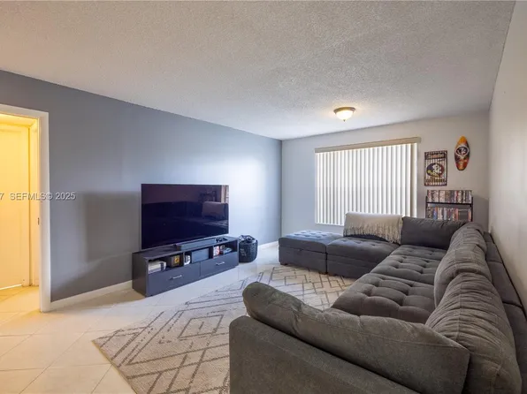 428 NW 70th Ave APT 137, Plantation, FL 33317