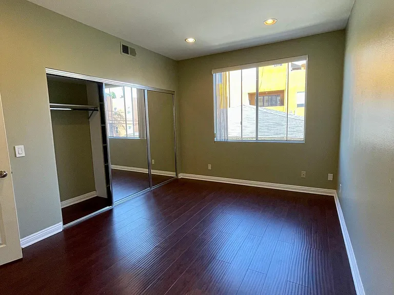 812 N Hudson Ave #105 — Photo 10