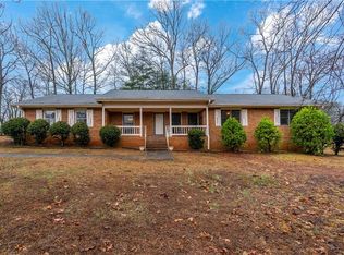5610 Sourwood Rd, Cumming, GA 30040
