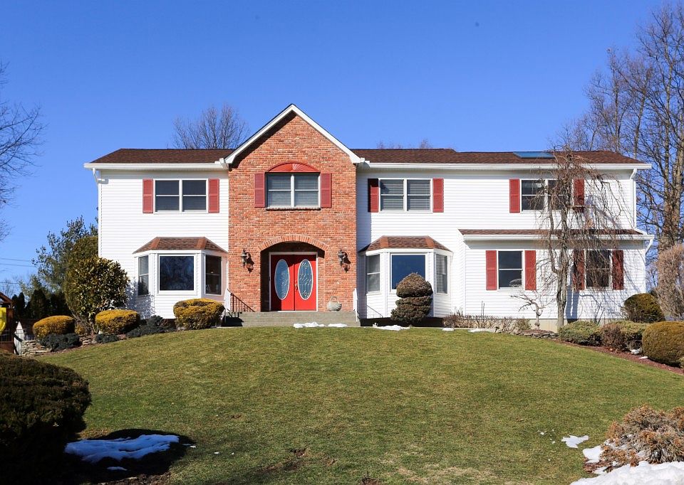 1st image of 6 Hobbs Ct
