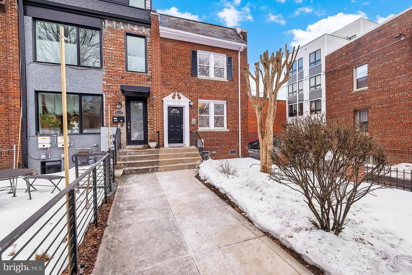 1119 W Virginia Ave NE photo 1