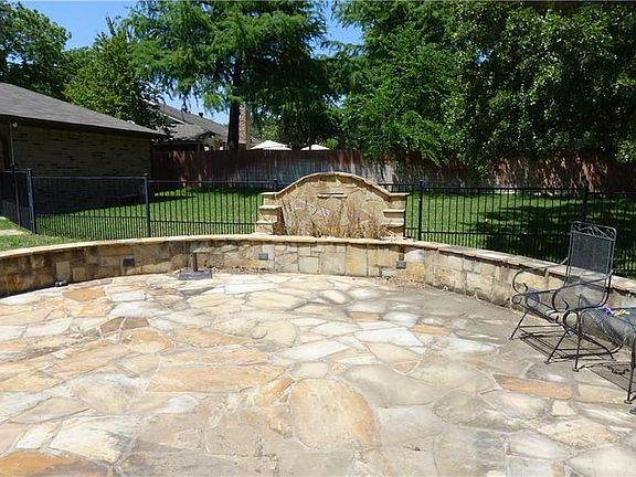 3rd image of 1205 Oakwood Trl