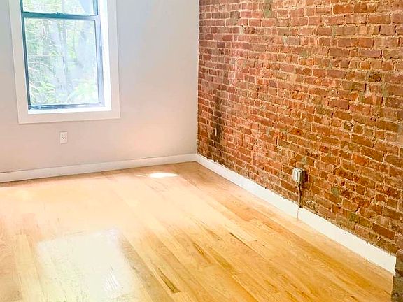 4th image of 850 Macon St #3