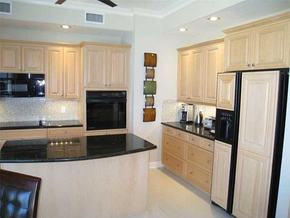 5th image of 11 San Marco St APT 1606