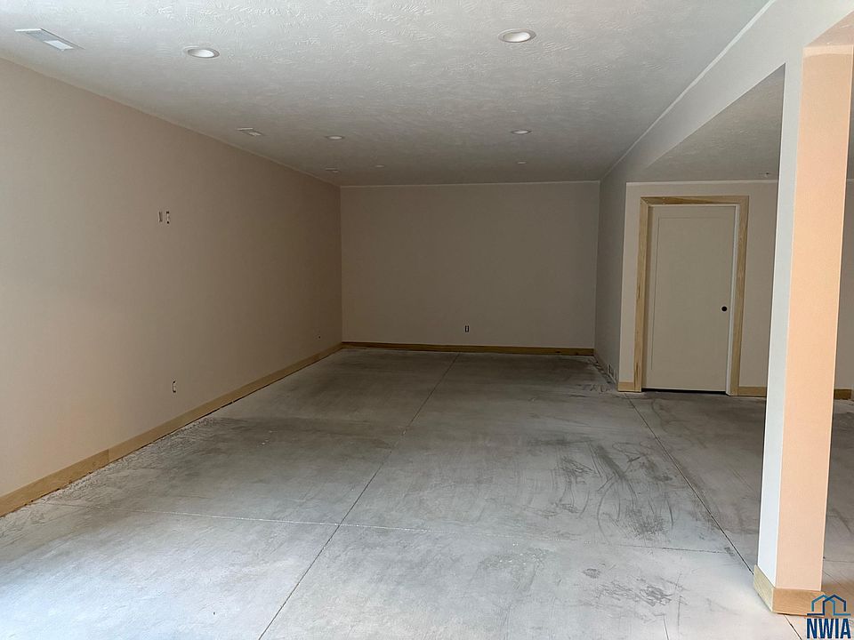 2nd image of 4564 Badger Ct