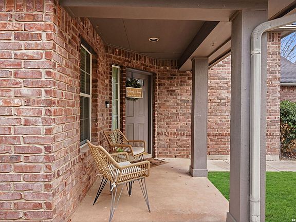 4th image of 2619 Redland Point