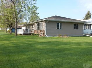 802 Mitchell St, Ackley, IA 50601