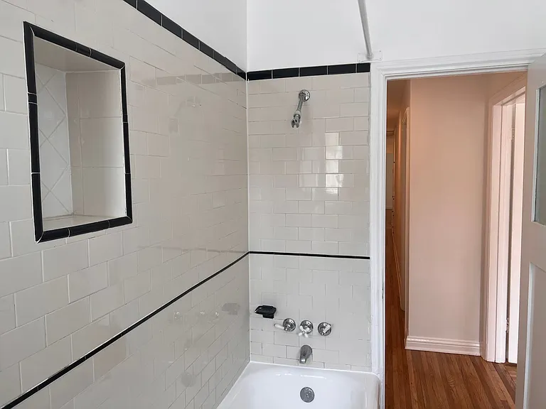 741 S Mansfield Ave — Photo 25