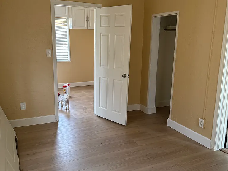 2806 N H St — Photo 9