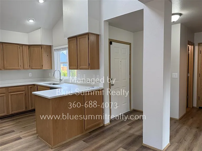 6031 Stanwick Ln SE — Photo 4