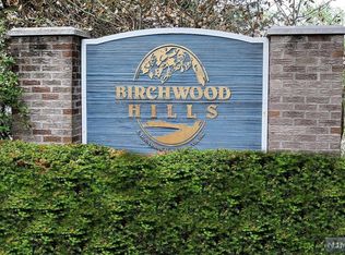 419 Green Mountain Rd, Mahwah, NJ 07430