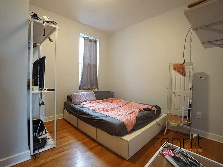 17-34 Menahan St #3F — Photo 8