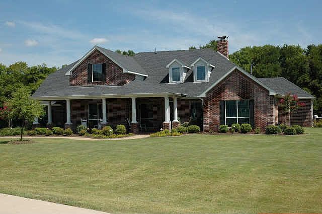 1st image of 121 Weston Dr
