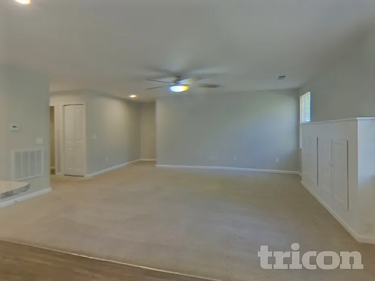 137 Portchester Ln — Photo 2