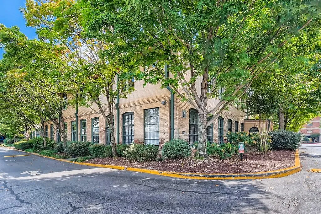 1 bed, 737 sqft, $2,250 — Photo 2