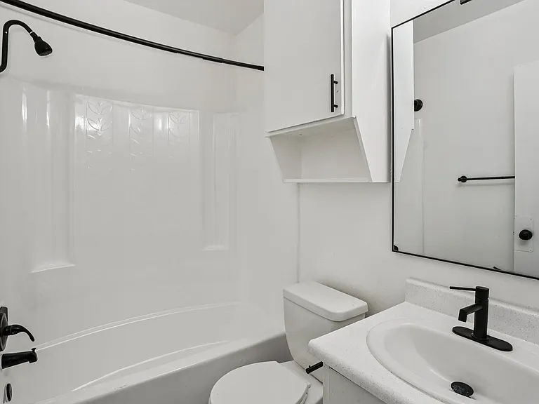 238 South Serrano Ave — Photo 10