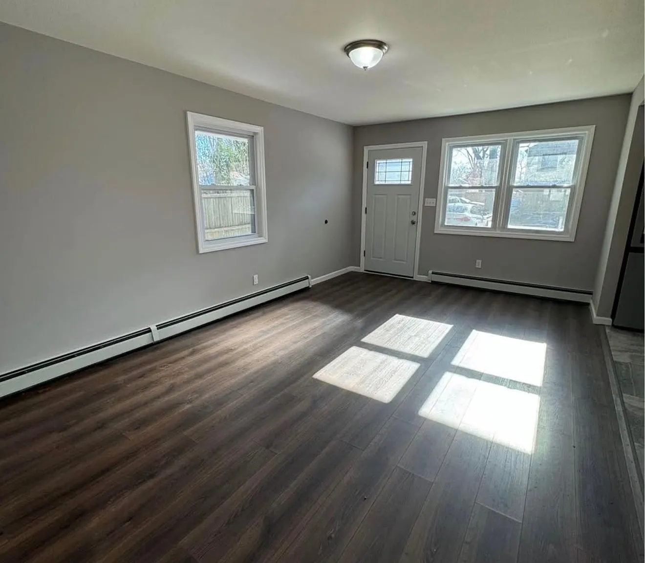 4 bed, $4,000 — Photo 4