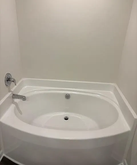 1860 Payne Dr — Photo 13