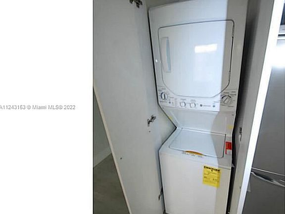 3rd image of 1321 Pennsylvania Ave APT 1