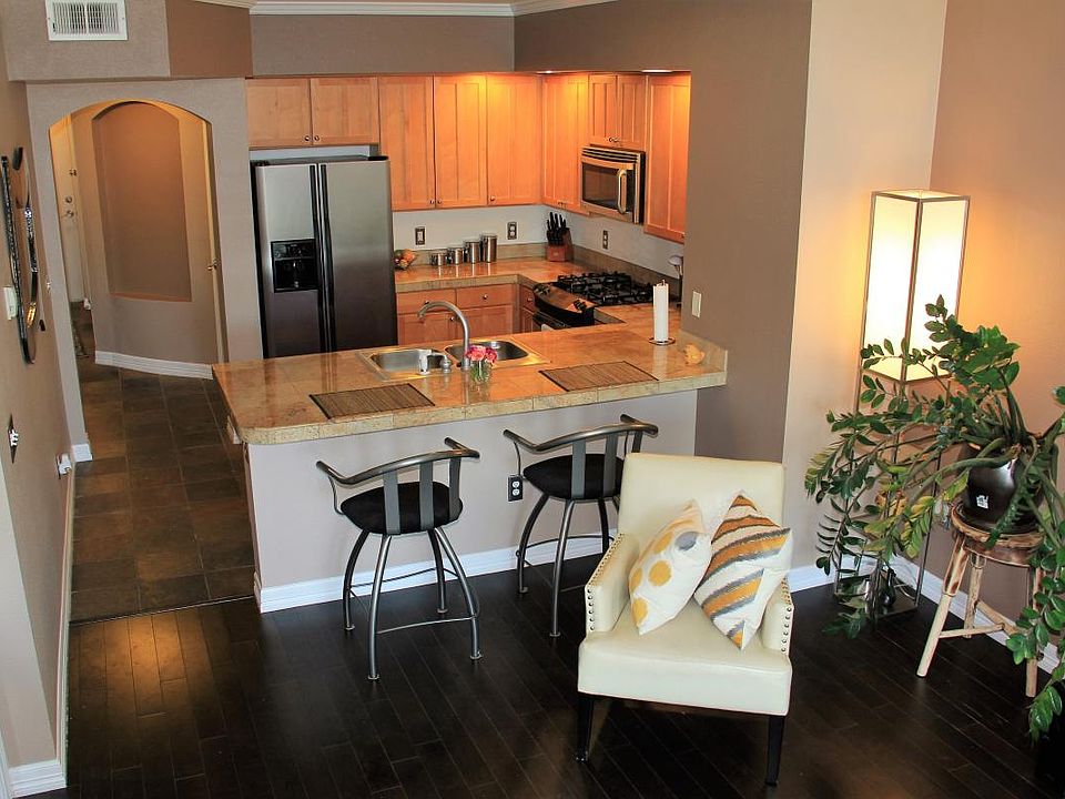 1st image of 1705 N Gaylord St APT 302