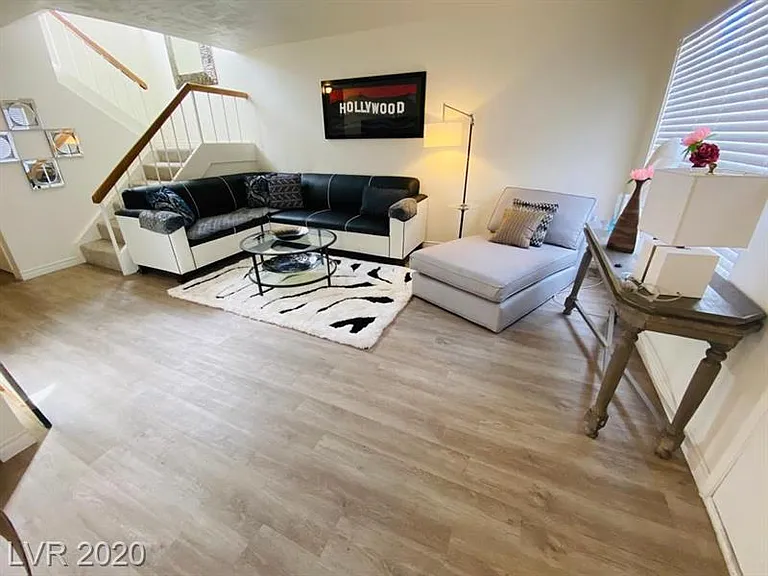 1690 E University Ave #8 — Photo 9
