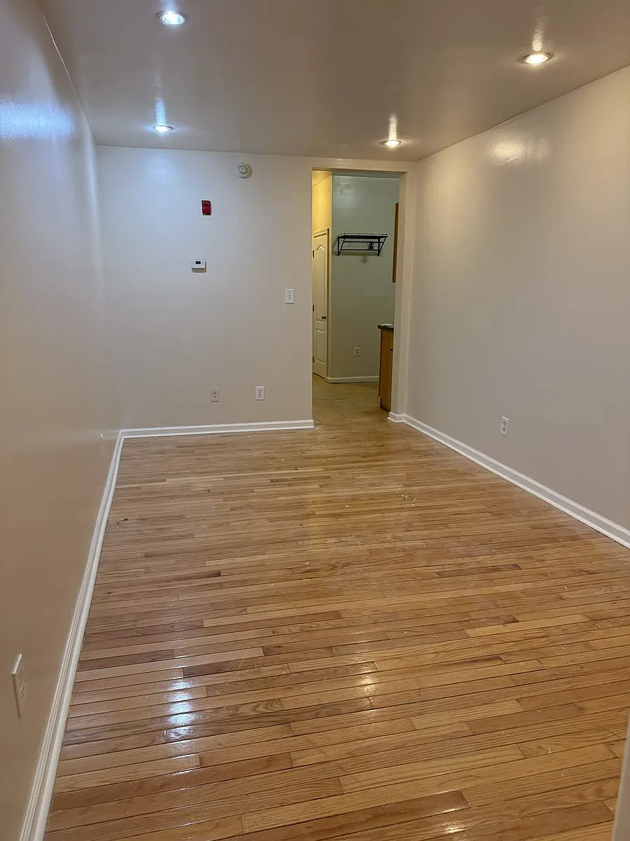 Building Photo - 1118 Green St #1