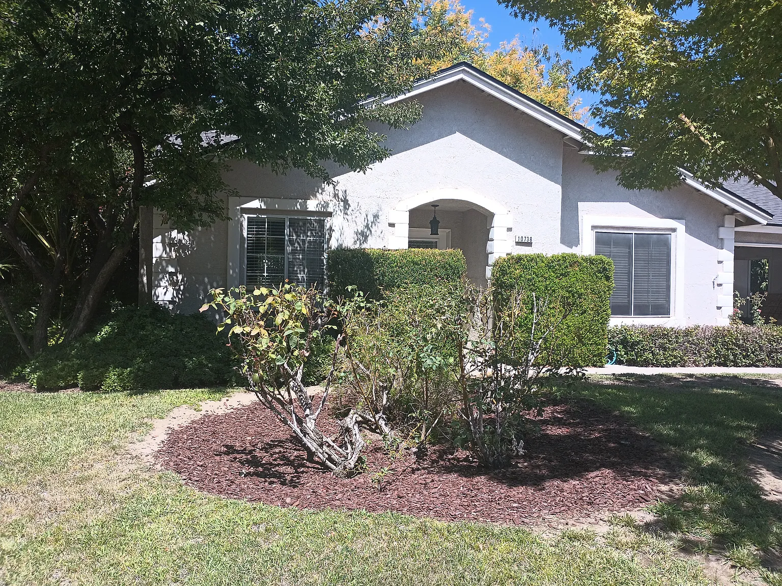 3 bed, 1353 sqft, $2,495 — Photo 2