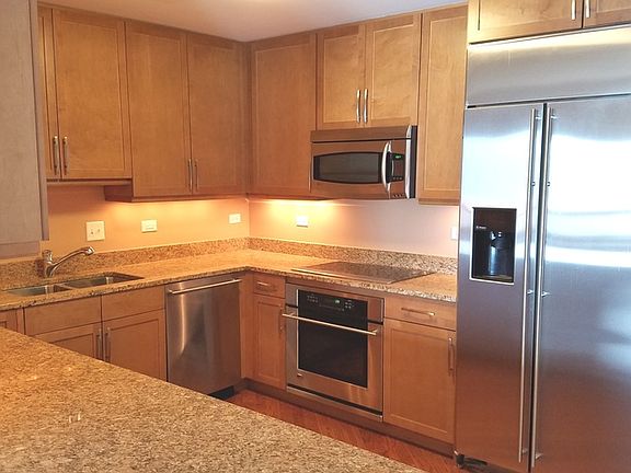 3rd image of 130 N Garland Ct Unit 5-86
