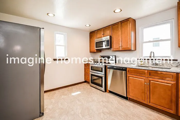 3202 Hazelhurst Ave — Photo 4