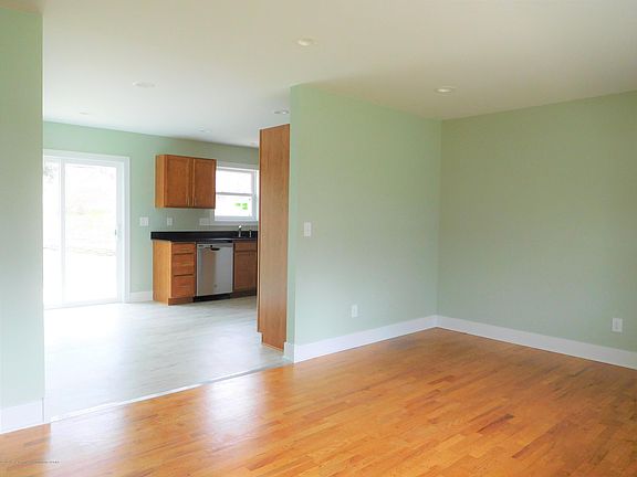 4th image of 705 Cumberland Dr