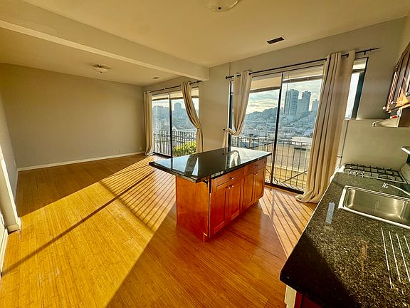 5th image of 26 Genoa Pl APT 4