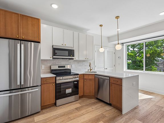 2nd image of 4818 Chester Ave #402