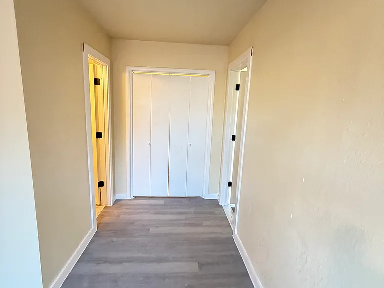 903 Curry Ave — Photo 10