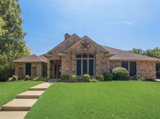 800 Forestcrest Ct, Euless, TX 76039